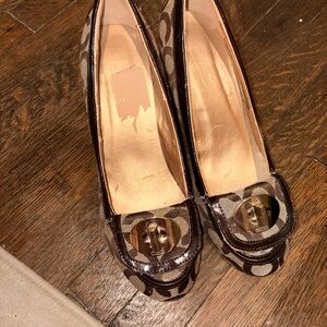 Coach Brown Signature Canvas Turnlock pumps